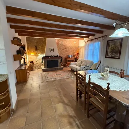 Holiday home Cal Cuaresma *